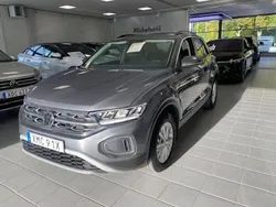 Grå Begagnad 2022 VW T-Roc Life SUV | 219 900 kr (Marknadspris)
