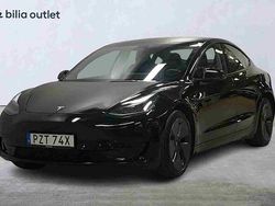 Svart Begagnad 2022 Tesla Model 3 Standard Range Sedan | 294 900 kr (Marknadspris)