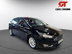 Svart Begagnad 2016 Ford Focus Titanium Halvkombi | 109 900 kr (Marknadspris)