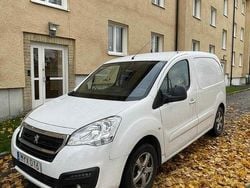 Vit Begagnad 2016 Peugeot Partner Van | 89 500 kr (Marknadspris)