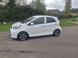 Vit Begagnad 2016 Kia Picanto Halvkombi | 49 500 kr (Marknadspris)