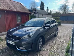 Grå Begagnad 2018 Kia Niro Advance SUV | 160 000 kr (Marknadspris)