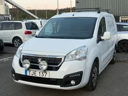 Vit Begagnad 2015 Peugeot Partner Minibuss | 64 990 kr (Marknadspris)
