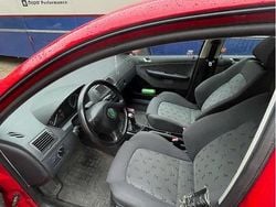 Röd Begagnad 2004 Skoda Fabia Sport Halvkombi | 19 000 kr