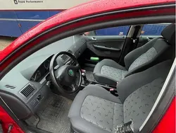 Röd Begagnad 2004 Skoda Fabia Sport Halvkombi | 22 000 kr