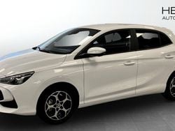 Vit (white) Ny 2024 MG MG3 Luxury Halvkombi | 239 900 kr (Marknadspris)