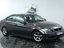 Grå Begagnad 2005 BMW 325 Advantage Sedan | 59 900 kr (Marknadspris)
