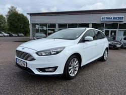 Vit Begagnad 2017 Ford Focus Titanium Kombi | 132 900 kr (Marknadspris)