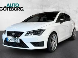 Vit (candy white) Begagnad 2015 Cupra Leon Halvkombi | 149 900 kr