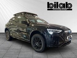 Svart Begagnad 2024 Audi Q8 e-tron Premium SUV | 829 000 kr