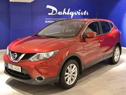 Röd Begagnad 2015 Nissan Qashqai SUV | 129 000 kr (Lite dyr)