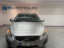 Ljusbrun Begagnad 2011 Volvo V60 Kinetic Kombi | 64 900 kr (Marknadspris)