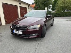 Mörkröd (röd) Begagnad 2015 Skoda Superb Ambition Halvkombi | 119 900 kr (Lite dyr)
