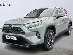 Grön Begagnad 2022 Toyota RAV4 Hybrid Executive SUV | 414 900 kr (Marknadspris)