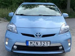 Blå Begagnad 2013 Toyota Prius Halvkombi | 125 000 kr (Marknadspris)