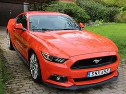 Orange Begagnad 2016 Ford Mustang GT Fastback Sportkupé | 405 000 kr (Marknadspris)