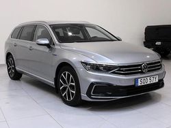 Silver Begagnad 2022 VW Passat GTE Kombi | 239 900 kr (Marknadspris)