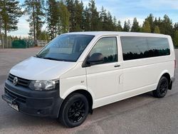 Vit Begagnad 2014 VW Caravelle Trendline Minibuss | 105 900 kr (Marknadspris)