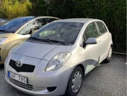 Silver Begagnad 2006 Toyota Yaris Halvkombi | 35 000 kr (Marknadspris)