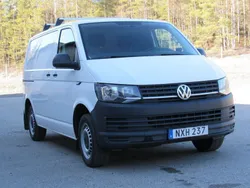 Vit Begagnad 2016 VW T6 Van | 179 000 kr