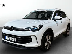 Pure white Begagnad 2024 VW Tiguan Life SUV | 425 400 kr (Lite dyr)