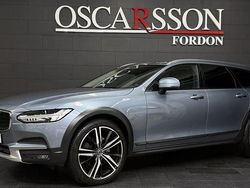 Ljusblå (blå) Begagnad 2018 Volvo V90 CC Inscription Kombi | 309 900 kr (Marknadspris)