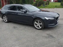 Grå Begagnad 2019 Volvo V90 Momentum Kombi | 190 000 kr (Bra pris)