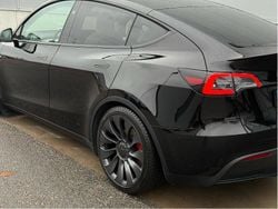 Svart Begagnad 2024 Tesla Model Y Performance SUV | 499 900 kr (Lite dyr)