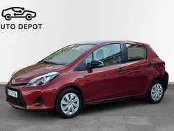 Röd Begagnad 2012 Toyota Yaris Hybrid Life Halvkombi | 59 000 kr