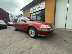 Orange Begagnad 1998 Volvo V40 Kombi | 14 900 kr