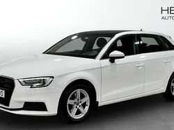 Vit (white) Begagnad 2019 Audi A3 Sportback Proline Halvkombi | 159 900 kr (Marknadspris)