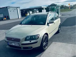 Grön Begagnad 2006 Volvo V50 Kombi | 25 000 kr (Marknadspris)