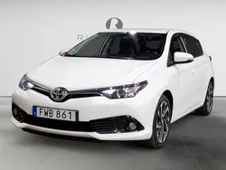 Vit Begagnad 2015 Toyota Auris Active Halvkombi | 119 900 kr (Bra pris)