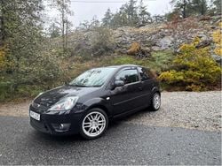 Svart Begagnad 2006 Ford Fiesta ST Halvkombi | 48 500 kr (Lite dyr)