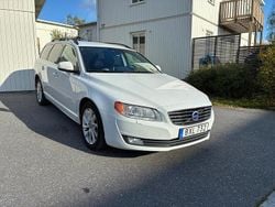 Vit Begagnad 2014 Volvo V70 Momentum Kombi | 97 000 kr (Bra pris)