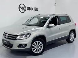Ljusgrå Begagnad 2011 VW Tiguan Sportline SUV | 99 900 kr (Marknadspris)