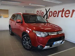 Mörkröd (röd) Begagnad 2014 Mitsubishi Outlander SUV | 119 900 kr (Lite dyr)