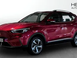 Röd (red) Begagnad 2022 MG ZS Luxury Sedan | 244 900 kr (Bra pris)
