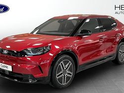 Röd (red) Begagnad 2025 Ford Capri Premium Halvkombi | 619 900 kr (Marknadspris)