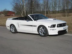 Vit Begagnad 2008 Ford Mustang GT Convertible Cab | 262 000 kr (Marknadspris)