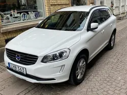 Vit Begagnad 2015 Volvo XC60 Momentum SUV | 139 000 kr (Marknadspris)