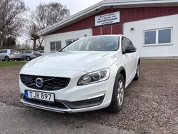 Vit Begagnad 2015 Volvo V60 CC Momentum Kombi | 169 000 kr (Lite dyr)