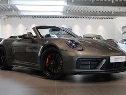 Flerfärgad Begagnad 2023 Porsche 911 Carrera 4 GTS Cab | 1 795 000 kr (Marknadspris)