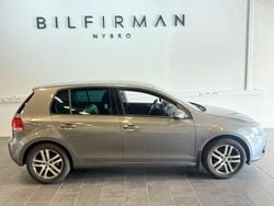 Grå Begagnad 2011 VW Golf Halvkombi | 69 900 kr (Marknadspris)