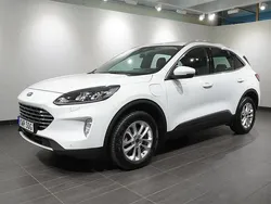 Vit (chrome blue ny6) Begagnad 2022 Ford Kuga Titanium SUV | 249 900 kr (Marknadspris)