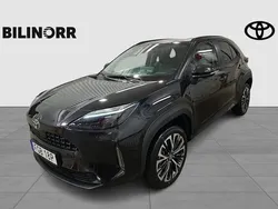 Svart Begagnad 2024 Toyota Yaris Cross Style SUV | 369 900 kr
