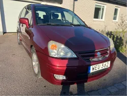 Röd Begagnad 2004 Suzuki Liana Halvkombi | 19 900 kr