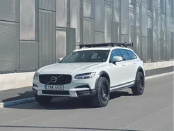 Vit Begagnad 2018 Volvo V90 CC Kombi | 290 000 kr (Marknadspris)