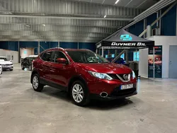 Röd Begagnad 2014 Nissan Qashqai 360º SUV | 99 900 kr (Marknadspris)