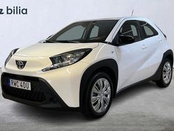 Vit Ny 2025 Toyota Aygo X Play SUV | 179 900 kr (Marknadspris)
